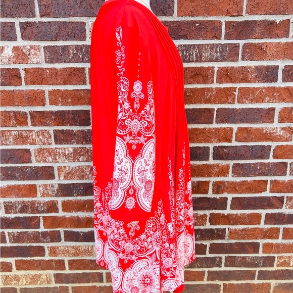 Red/White Tunic - Picture 2 of 4